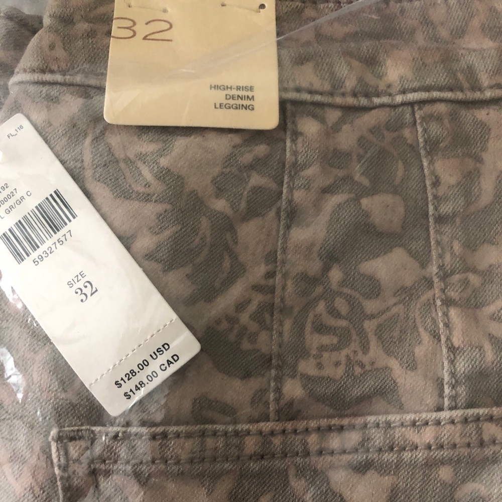 Anthropologie | PILCRO FLOCKED LEGGINGS | Size 32 - Picture 10 of 10